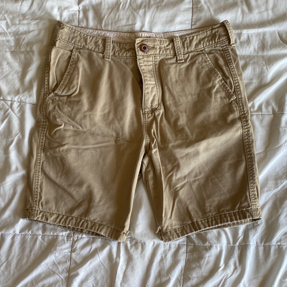 Hollister Men's size 32 Tan Flat Front Shorts